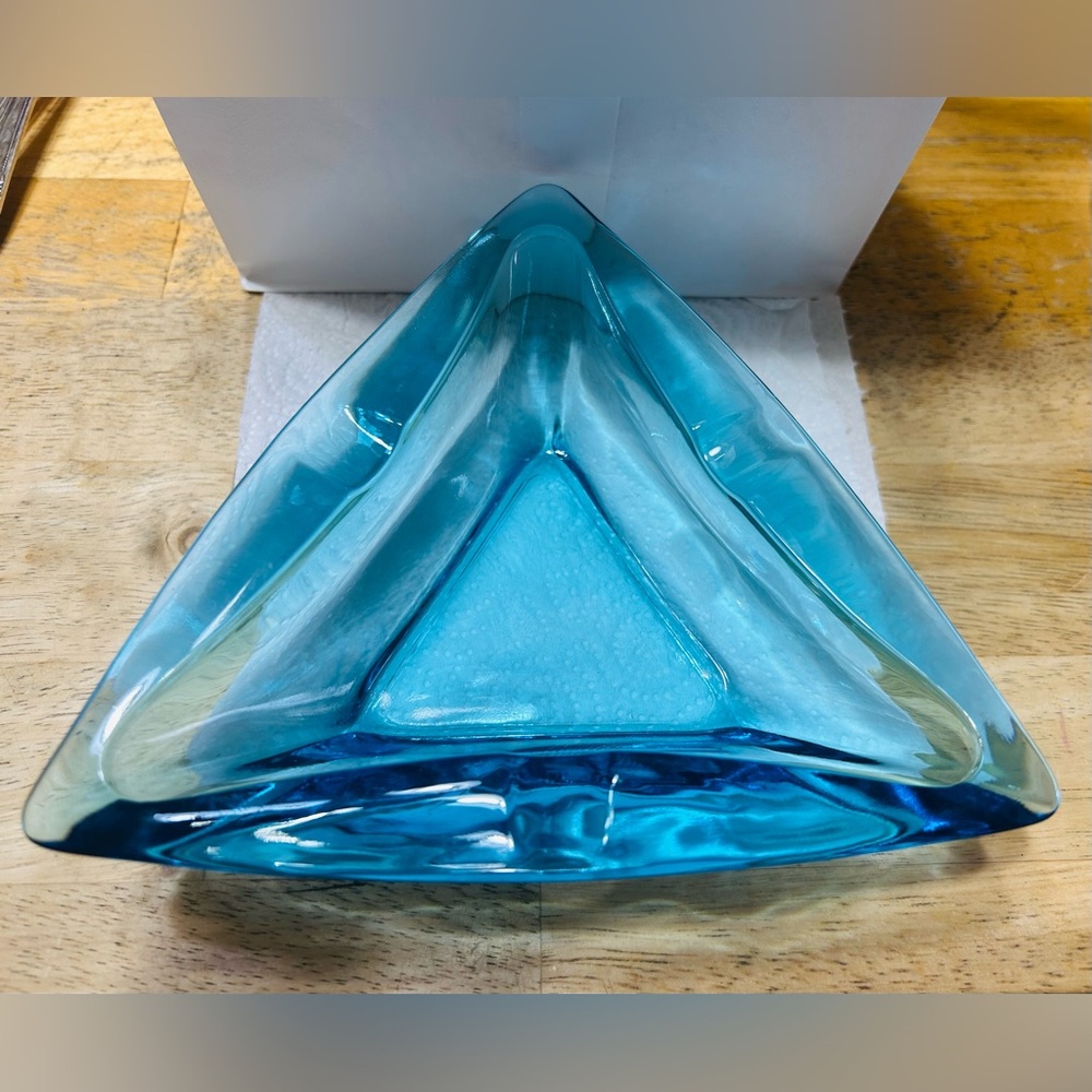 Vintage Hazel Atlas Glass Art deco ashtray in aqua blue color. Mint condition!